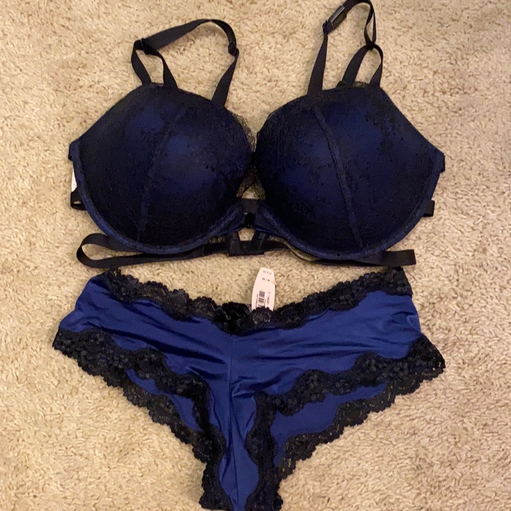 Victoria’s Secret push-up bra set